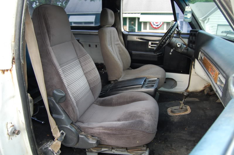 Bench and Bucket Seat Track Identification | GM Square Body - 1973