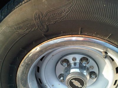 Burb tires 235 70 r15.jpg