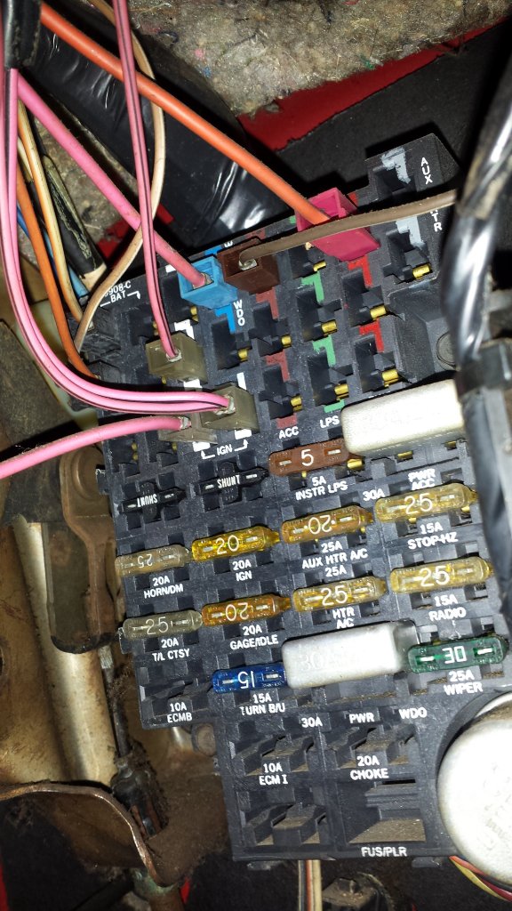 Is this supposed to be a ground wire ? | GM Square Body - 1973 - 1987