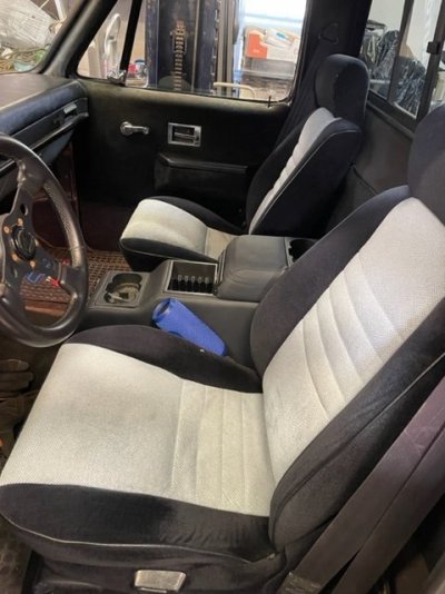 Bucket seats in C10.jpg