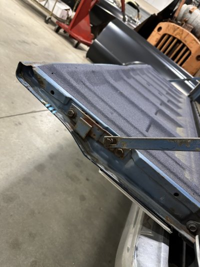 76-up tailgate2.jpg