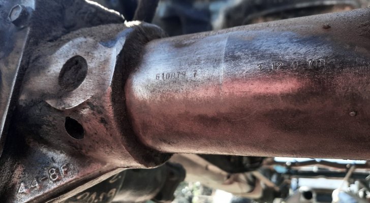 dana 44 axle.jpg