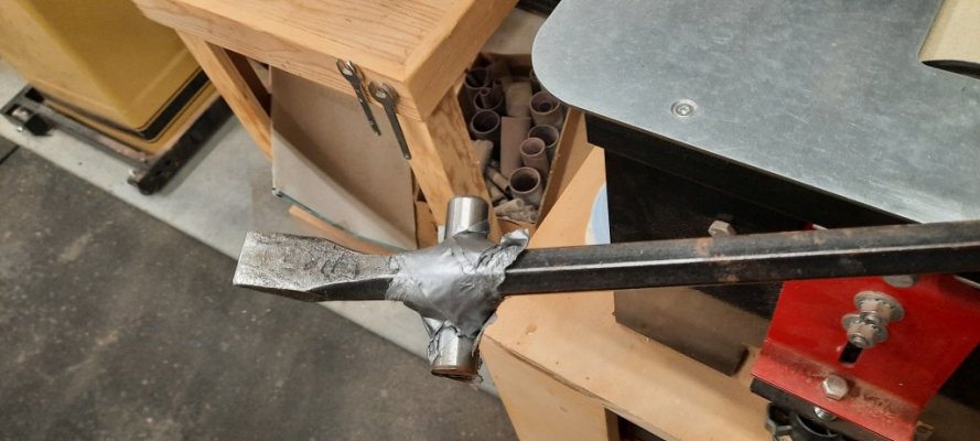 CrowBarTireLift.jpg